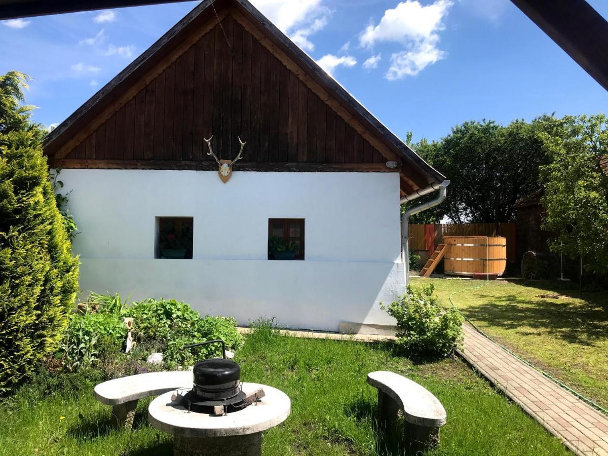 Postakocsi Vendeghaz Kisgyor Hotel Exterior photo